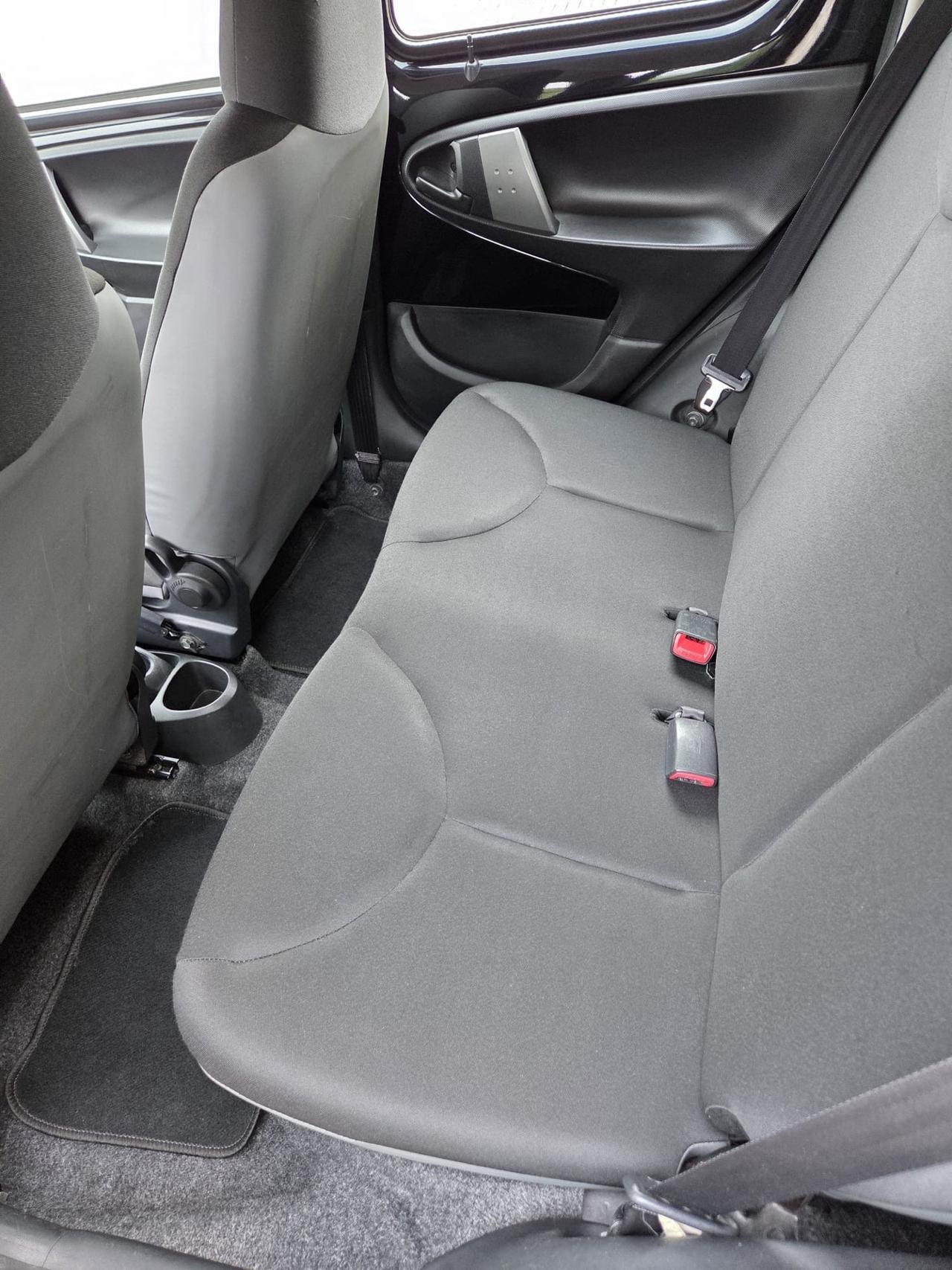 Toyota Aygo 1.0 12V VVT-i 5 porte Active Connect