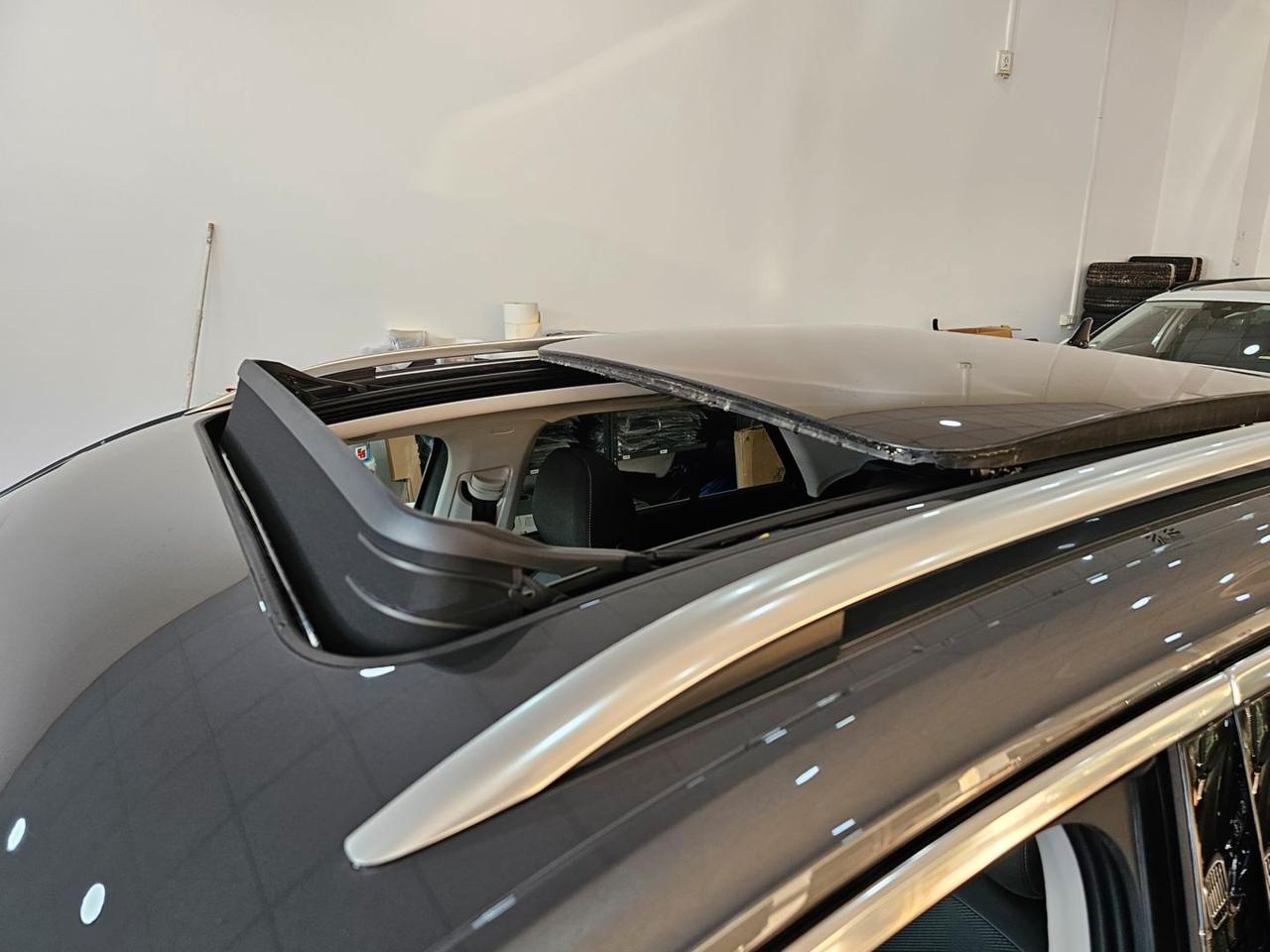 Volkswagen T-Roc Style C.17" Tetto Apribile Led Navi PDC Camera TDI