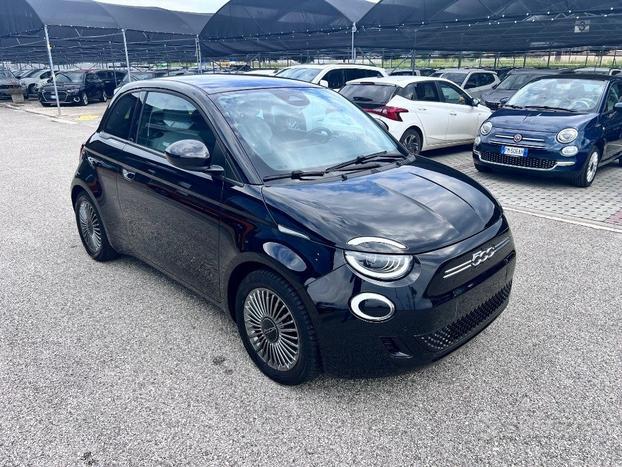 FIAT 500e Icon Berlina 42 kWh / BATTERIA GRANDE