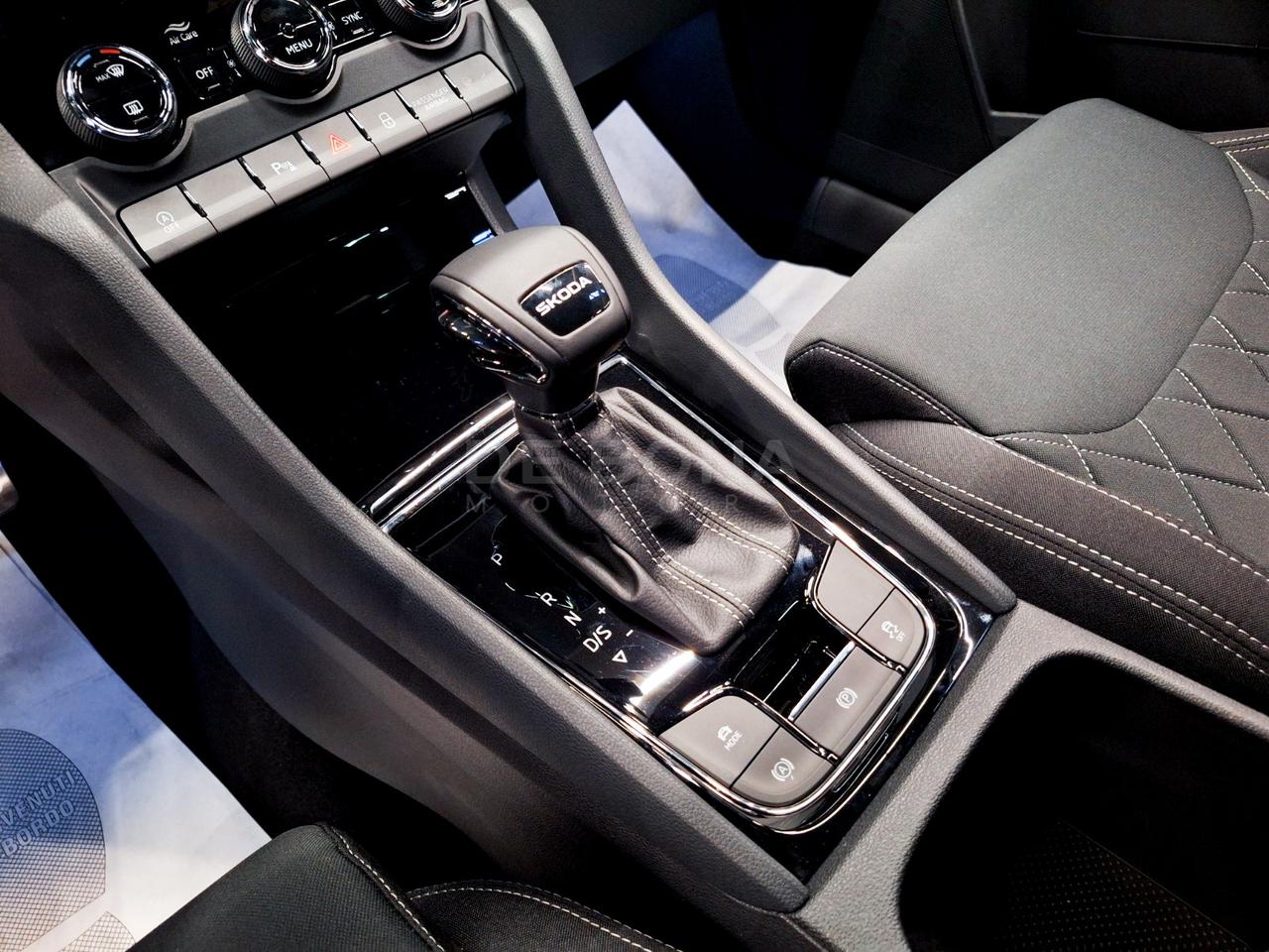 Skoda Karoq 2.0 tdi evo sportline 150cv dsg