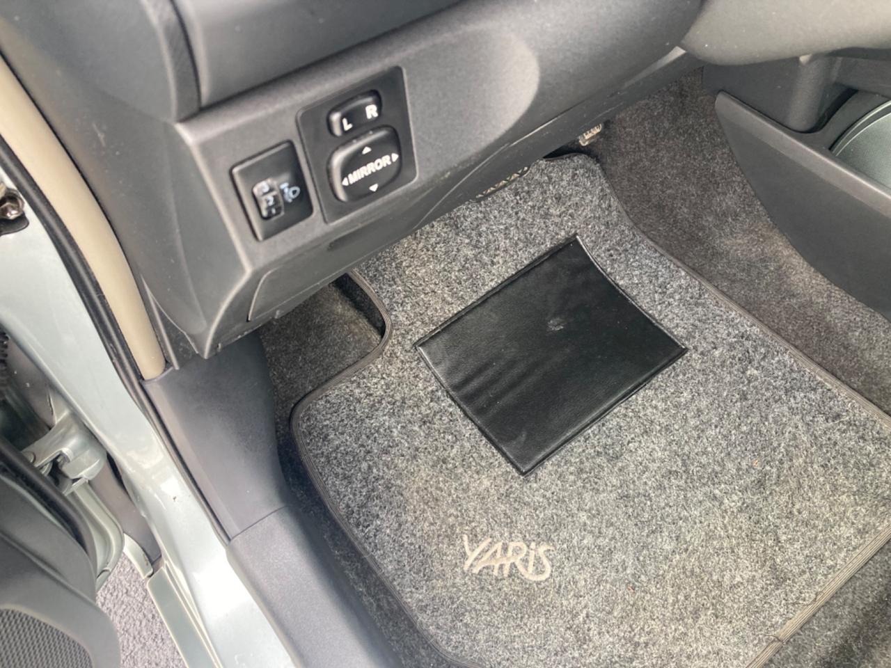 TOYOTA YARIS CAMBIO AUTOMATICO (DA VETRINA)