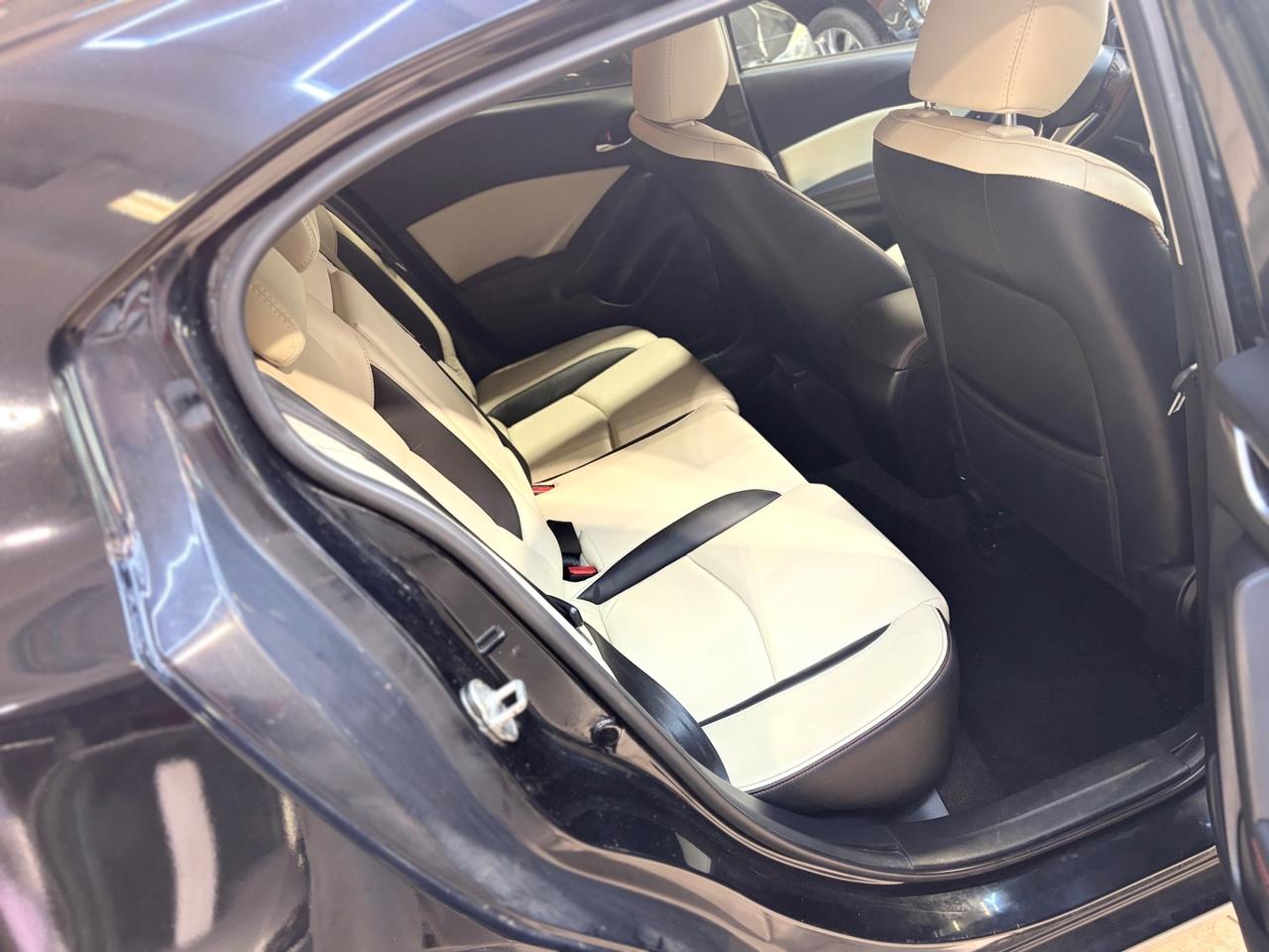 Mazda3 1.5 Skyactiv-D Exceed 98.000km