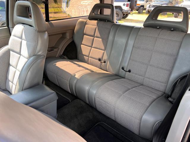 JEEP Cherokee 4.0 XJ LAREDO - AUTOMATICO 3 PORTE
