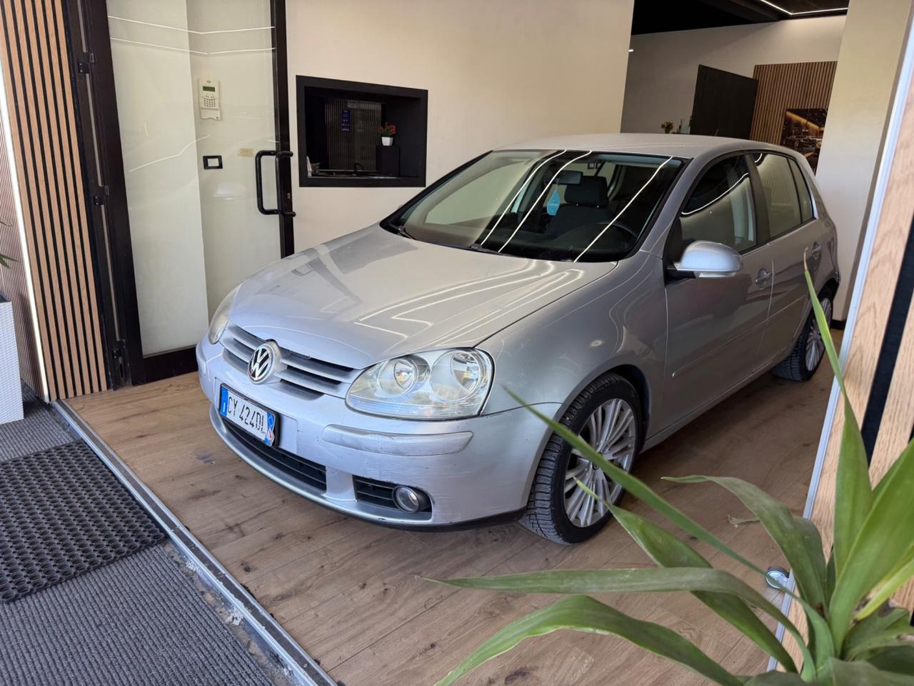 Volkswagen Golf 2.0 TDI DPF 4mot. 5p. Sportline