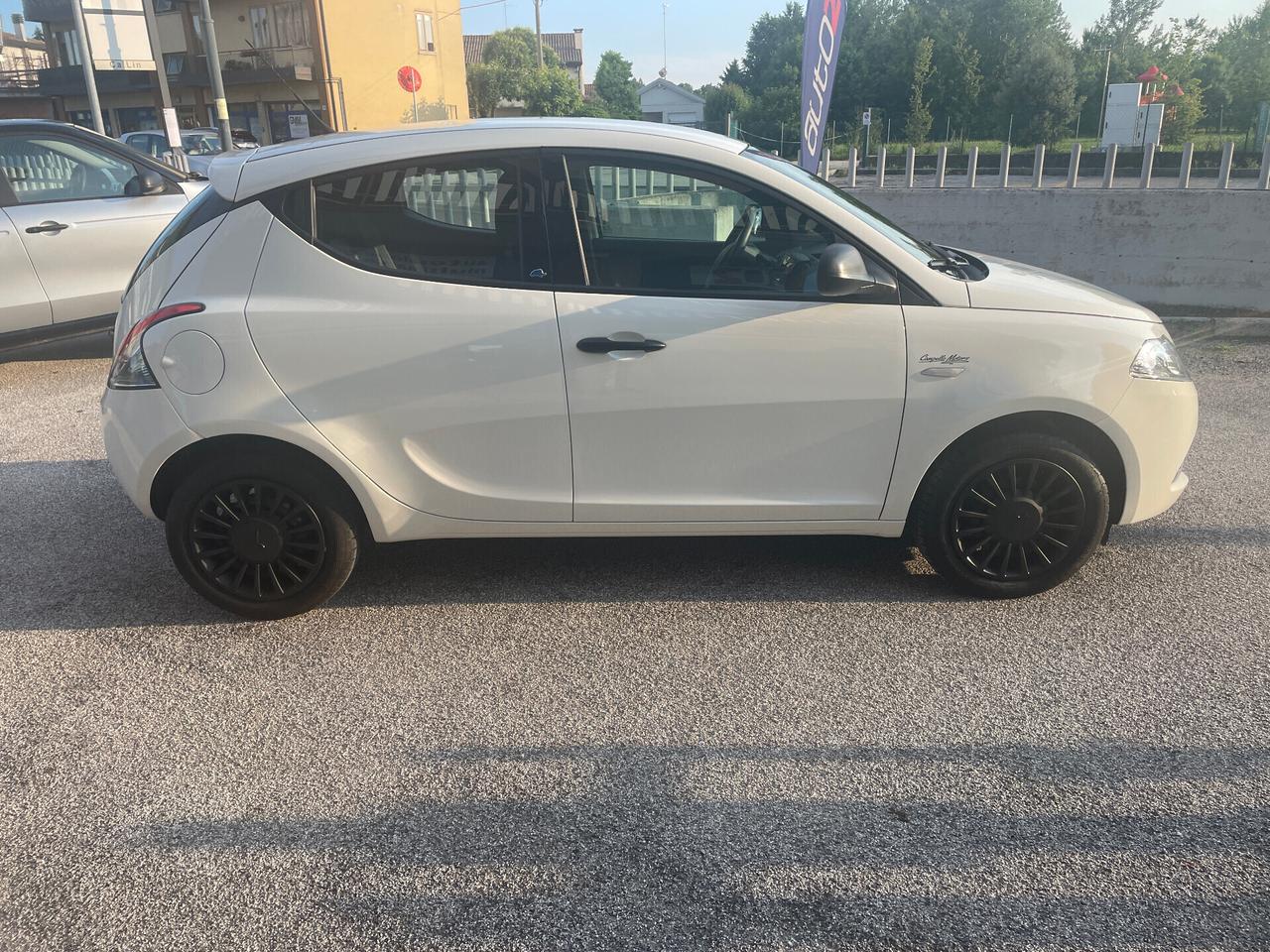 Lancia Ypsilon 1.2 69 CV 5 P. Elefantino X NEOPATENTATI
