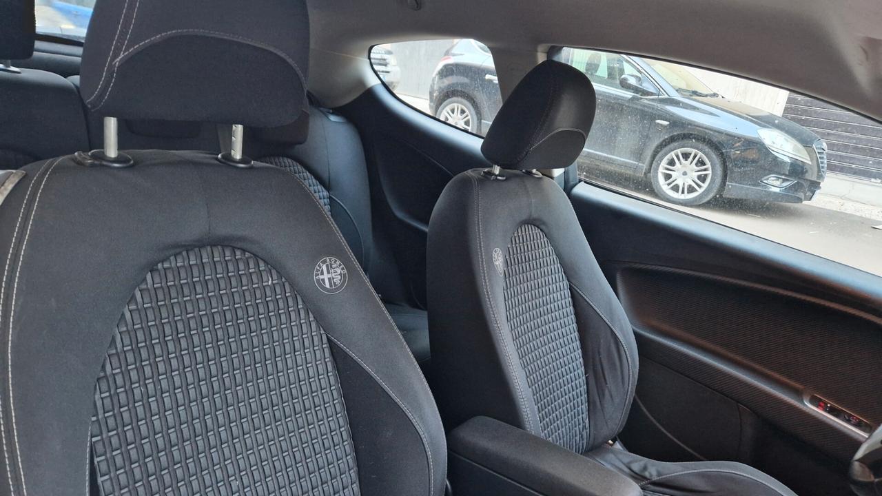 Alfa Romeo MiTo 1.3 JTDm-2 95 CV S&S Distinctive