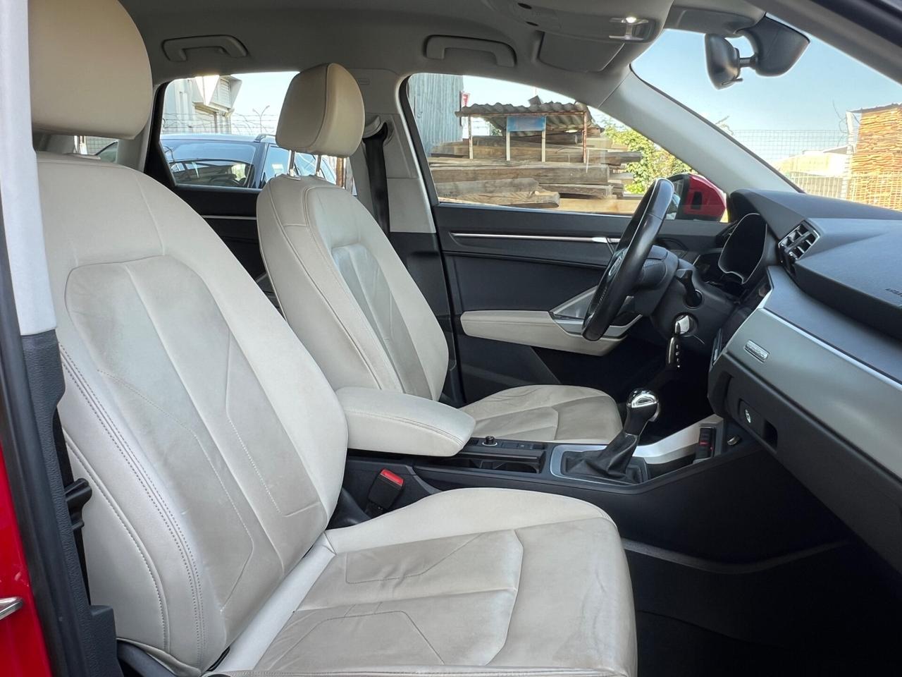 Audi Q3 40 TFSI quattro S tronic Business