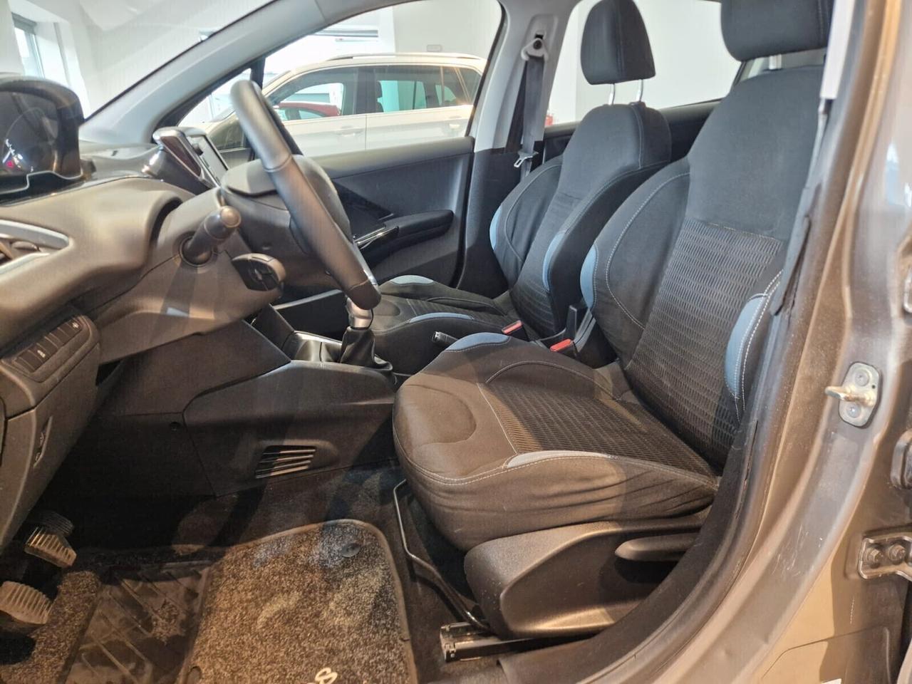 Peugeot 208 1.2 VTi 82 CV 5 porte allure