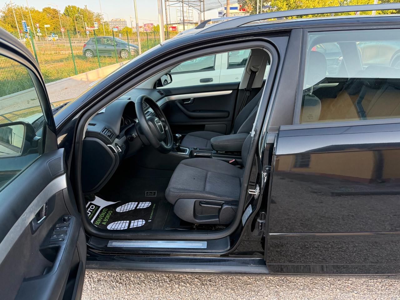 Audi A4 2.0 16V TDI Avant TOTAL BLACK