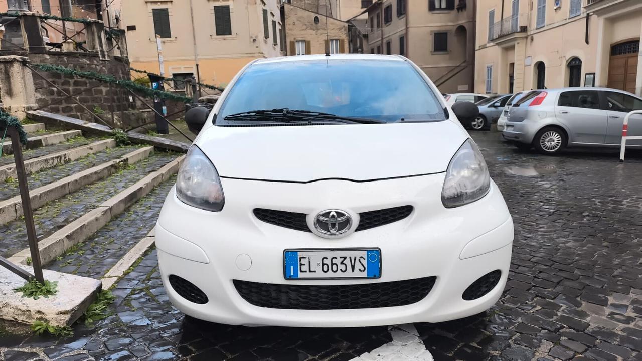 Toyota Aygo 1.0 12V VVT-i 5 porte connect