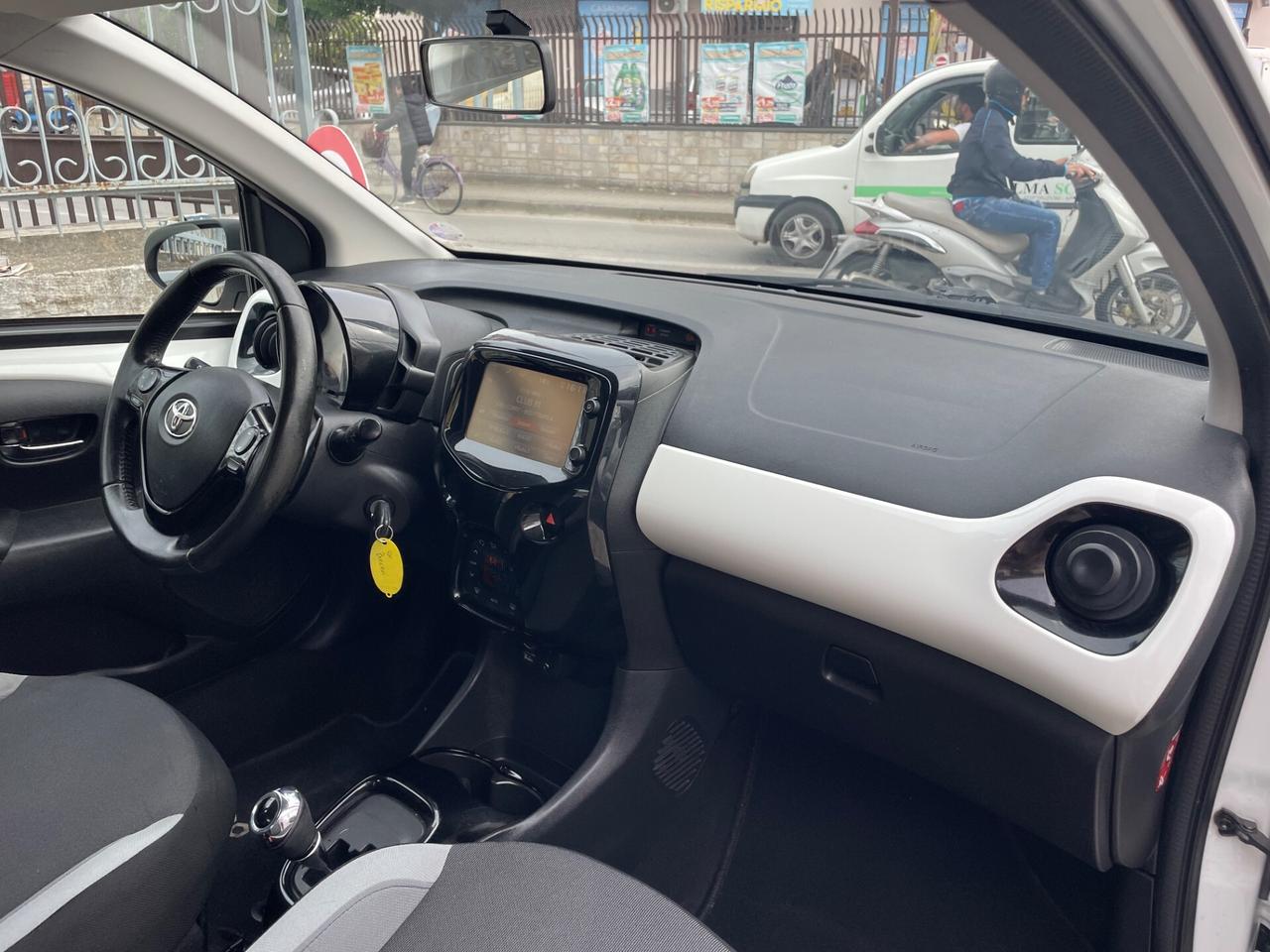 Toyota Aygo 1.0 VVT-i 69 CV 5 porte x-wave MMT