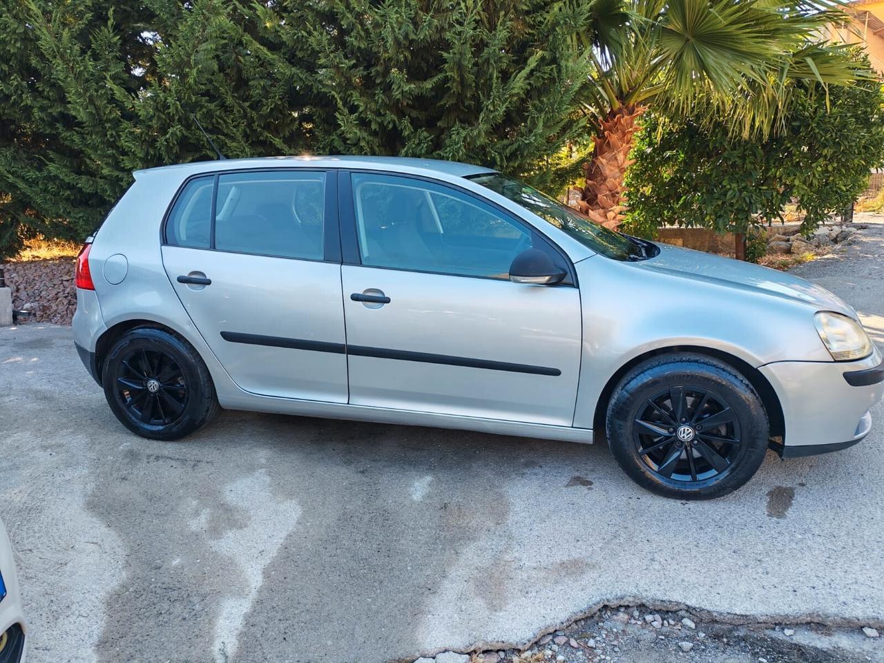 Volkswagen Golf 1.9 TDI DPF 5p. Comfort. BlueMot.