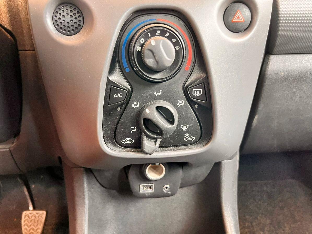 Peugeot 108 VTi 72 ETG 5 porte Allure