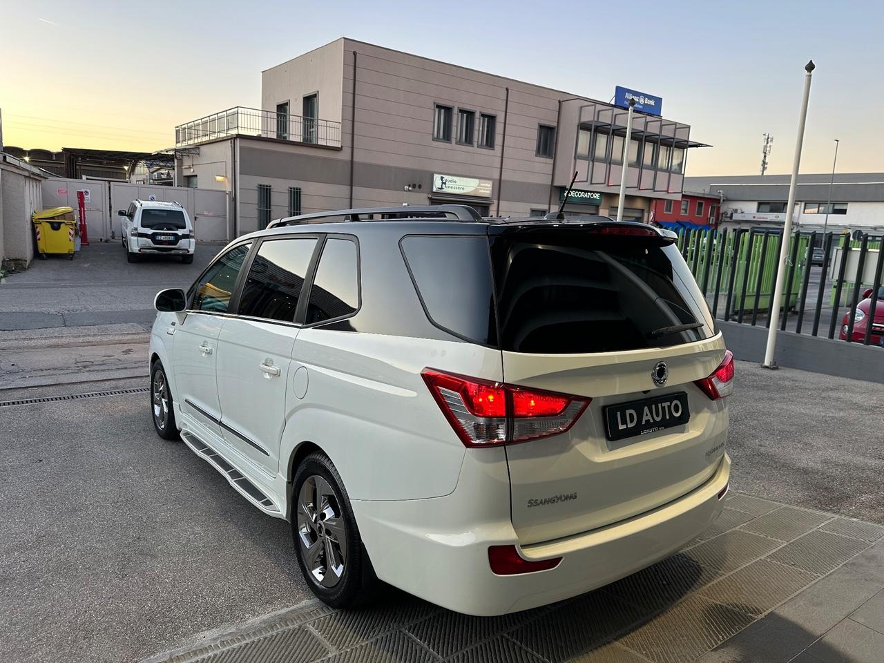 Ssangyong Rodius 2.2 Diesel 4WD A/T Classy Pelle Smart Audio