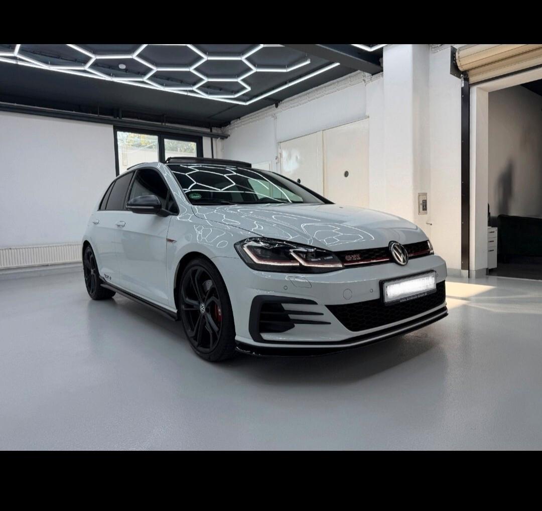 Volkswagen Golf GTI 2.0 TSI TCR DSG