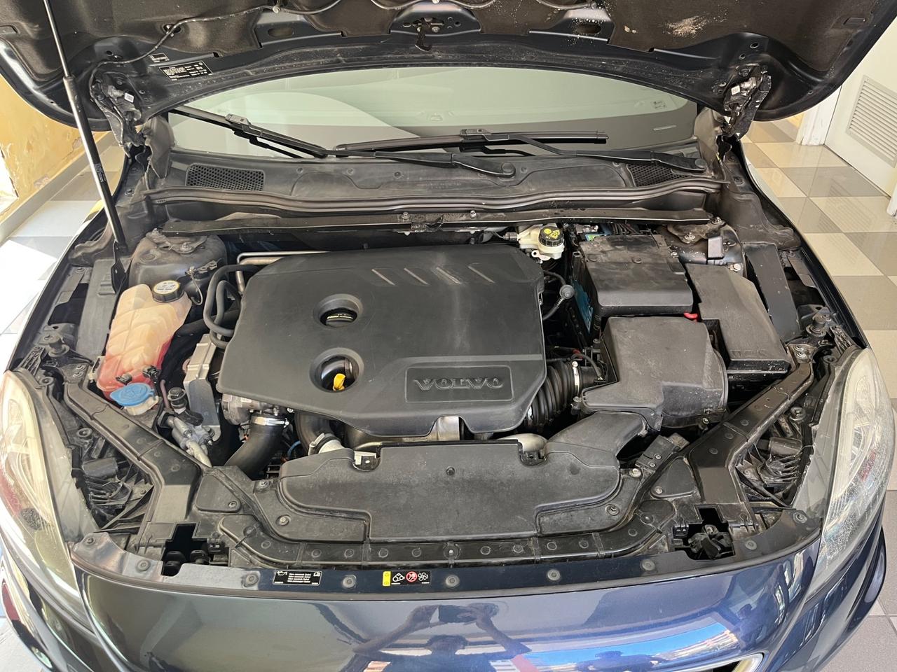Volvo V40 D2 1.6 R-design Momentum