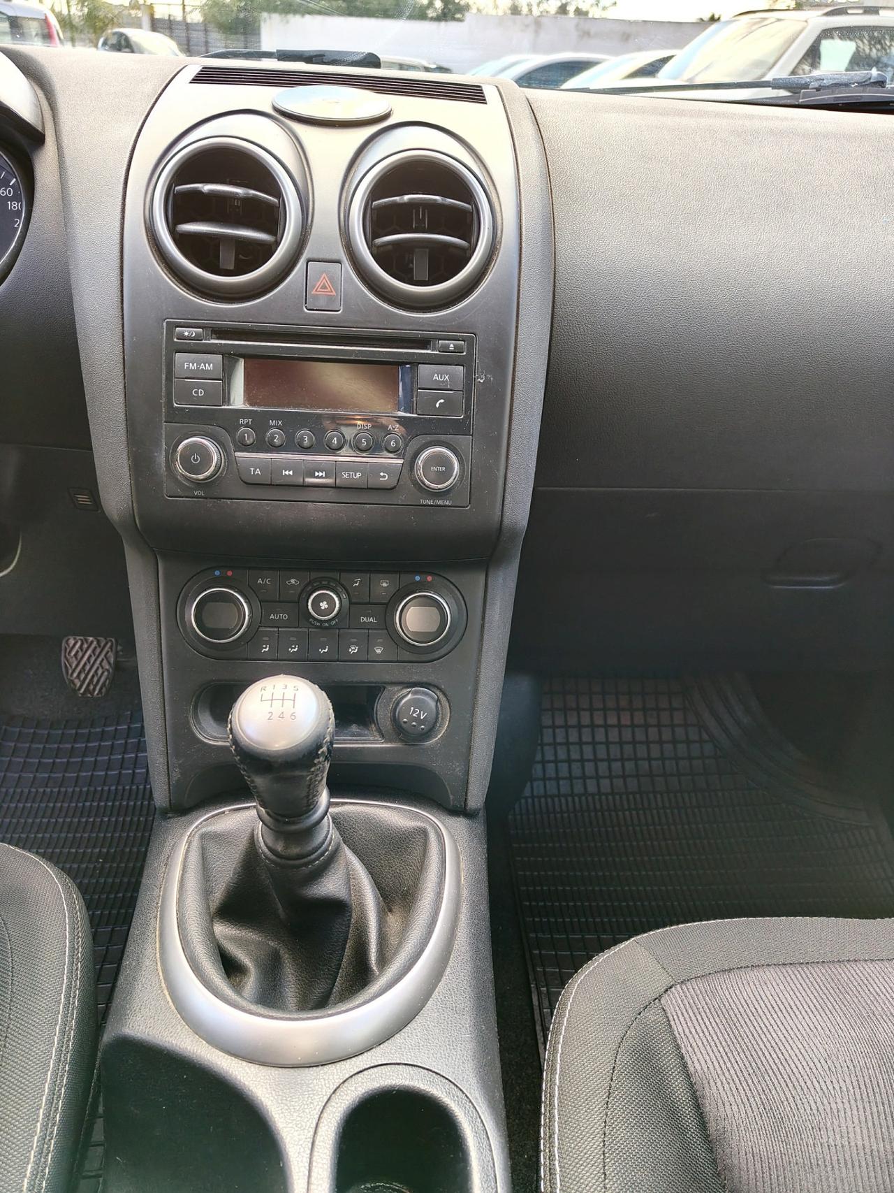 Nissan Qashqai 1.6 dCi DPF Tekna - 2012