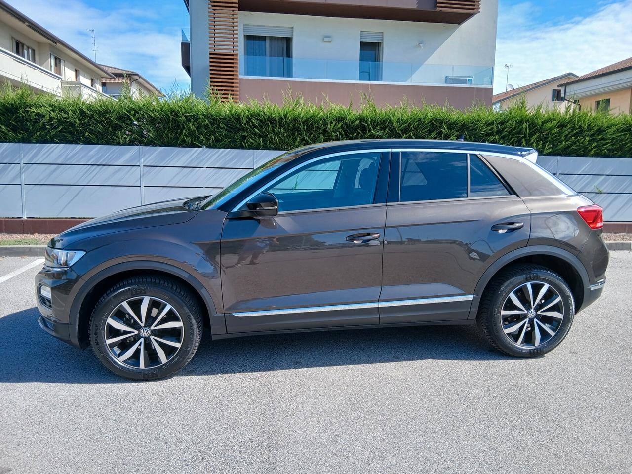 Volkswagen T-Roc 1.0 TSI 115 CV Style +teck pack tua a € 199 mese