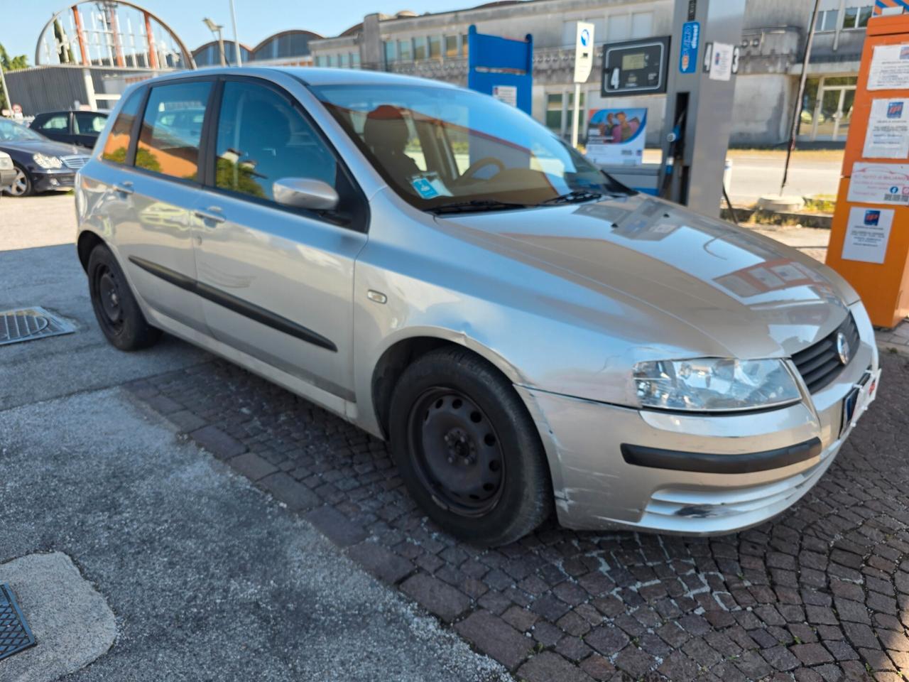 Fiat Stilo 1.6i 16V 5 porte con 180.000km Unicoproprietario Neopatentati ok