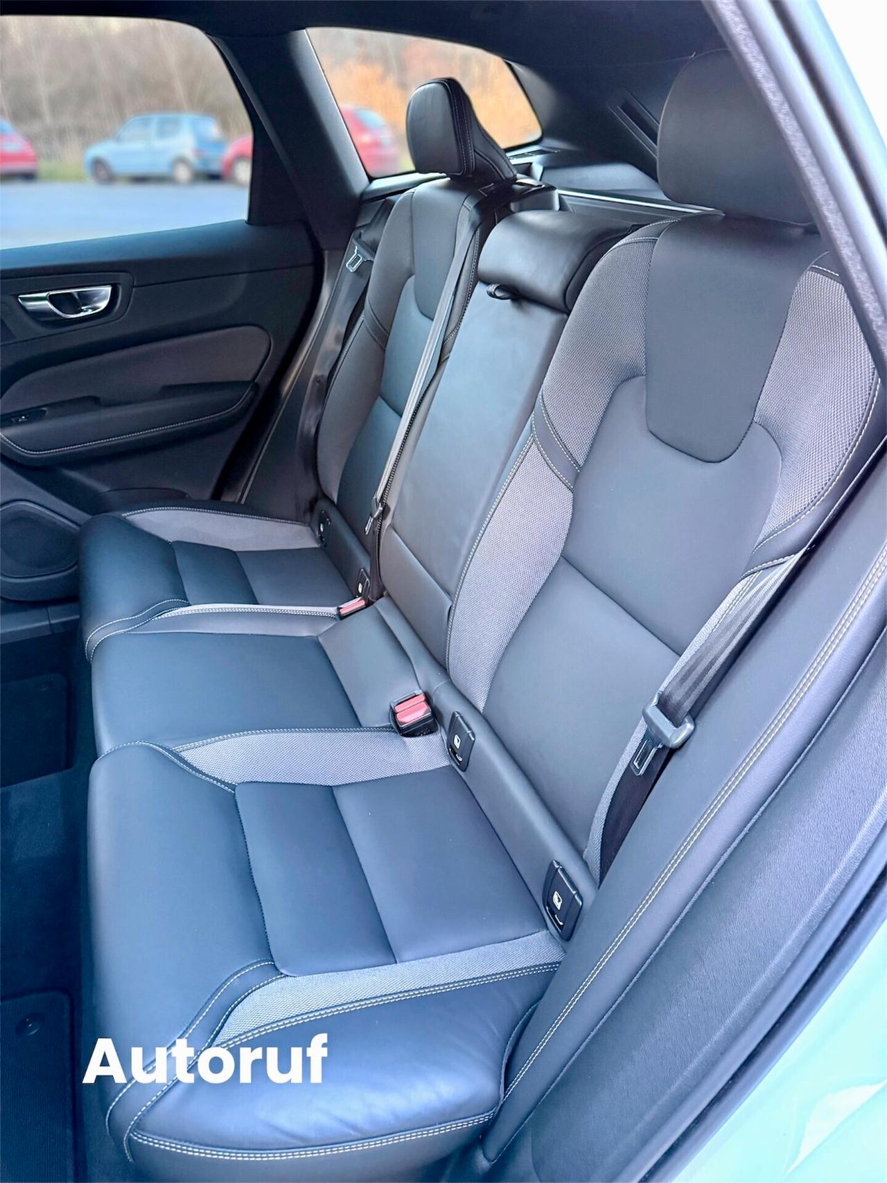 Volvo XC60 B5 Plus Dark 250cv AWD Garanzia Estesa