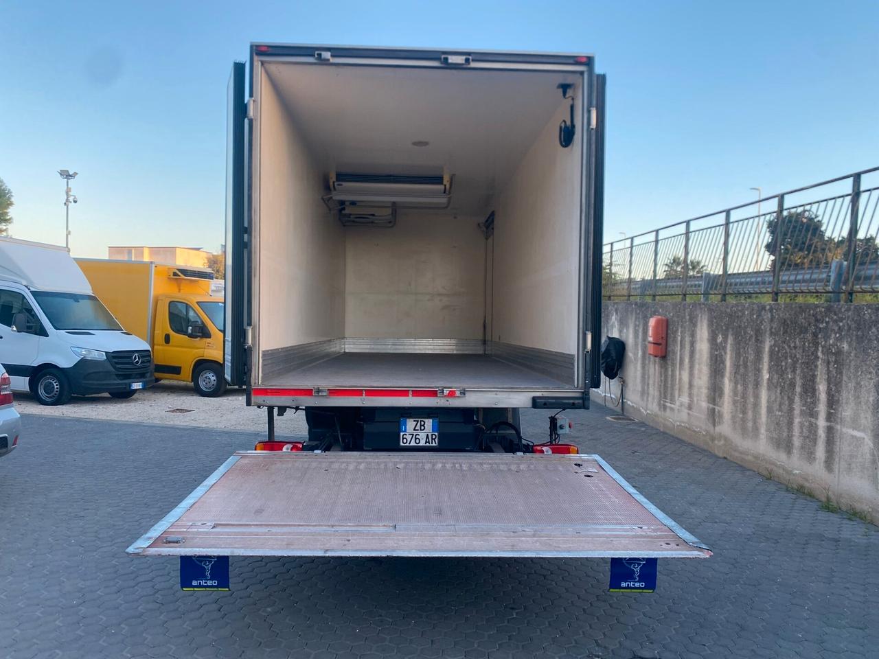 IVECO Eurocargo Cube 100 E18 Isotermico Refrigerato