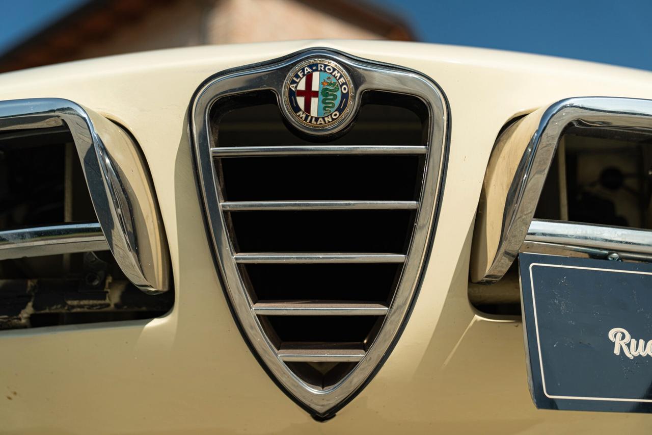 Alfa Romeo 1750 SPIDER VELOCE "OSSO DI SEPPIA" - RDS01385