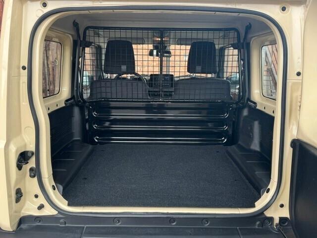 Suzuki Jimny 1.5 5MT Top (AUTOCARRO N1)