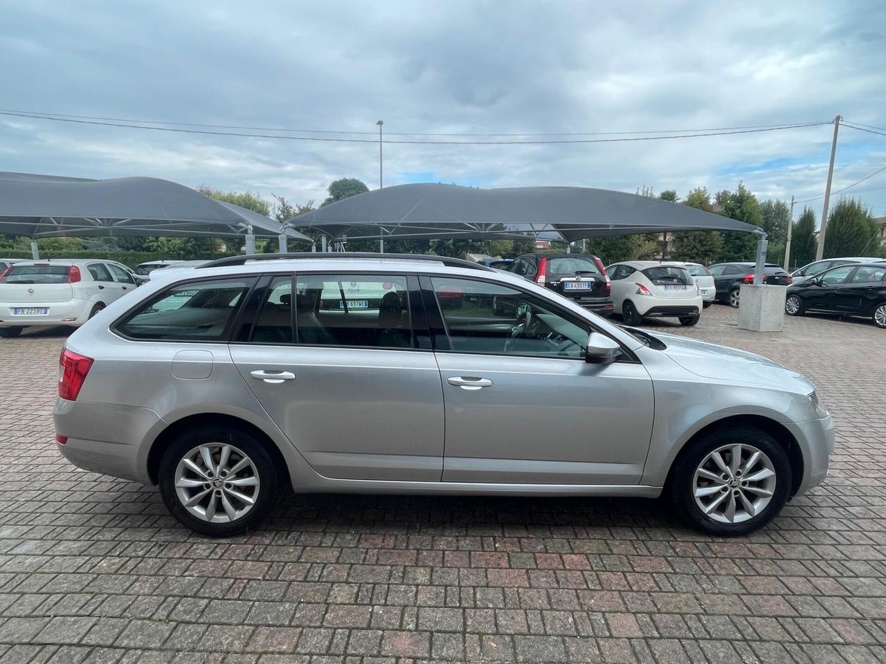Skoda Octavia 1.6 TDI CR 105 CV Wagon Ambition