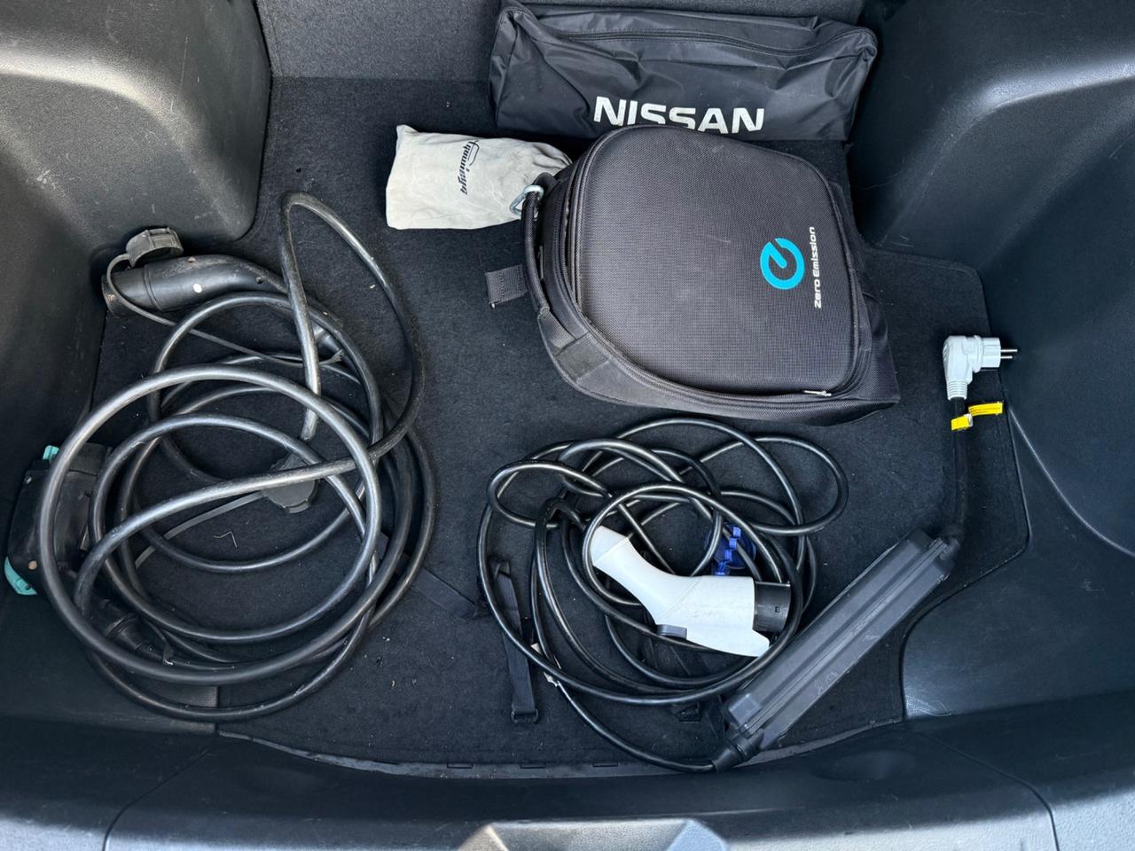 Nissan Leaf Tekna 30KWh Solar pack Spoiler 2016