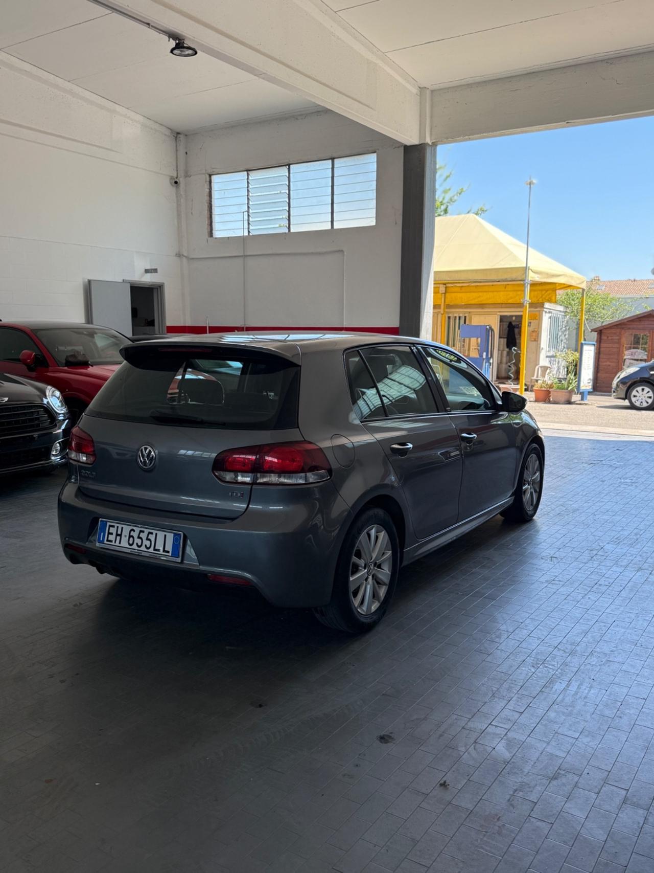 Volkswagen Golf 1.6 TDI DPF DSG 3p. Highline