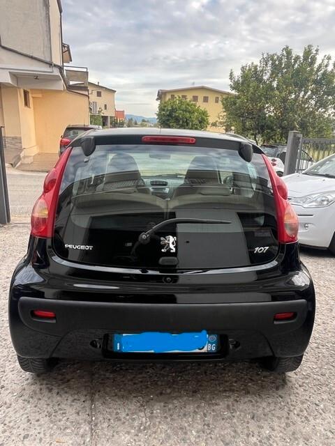 Peugeot 107 1.0 68CV 3p. Sweet Years