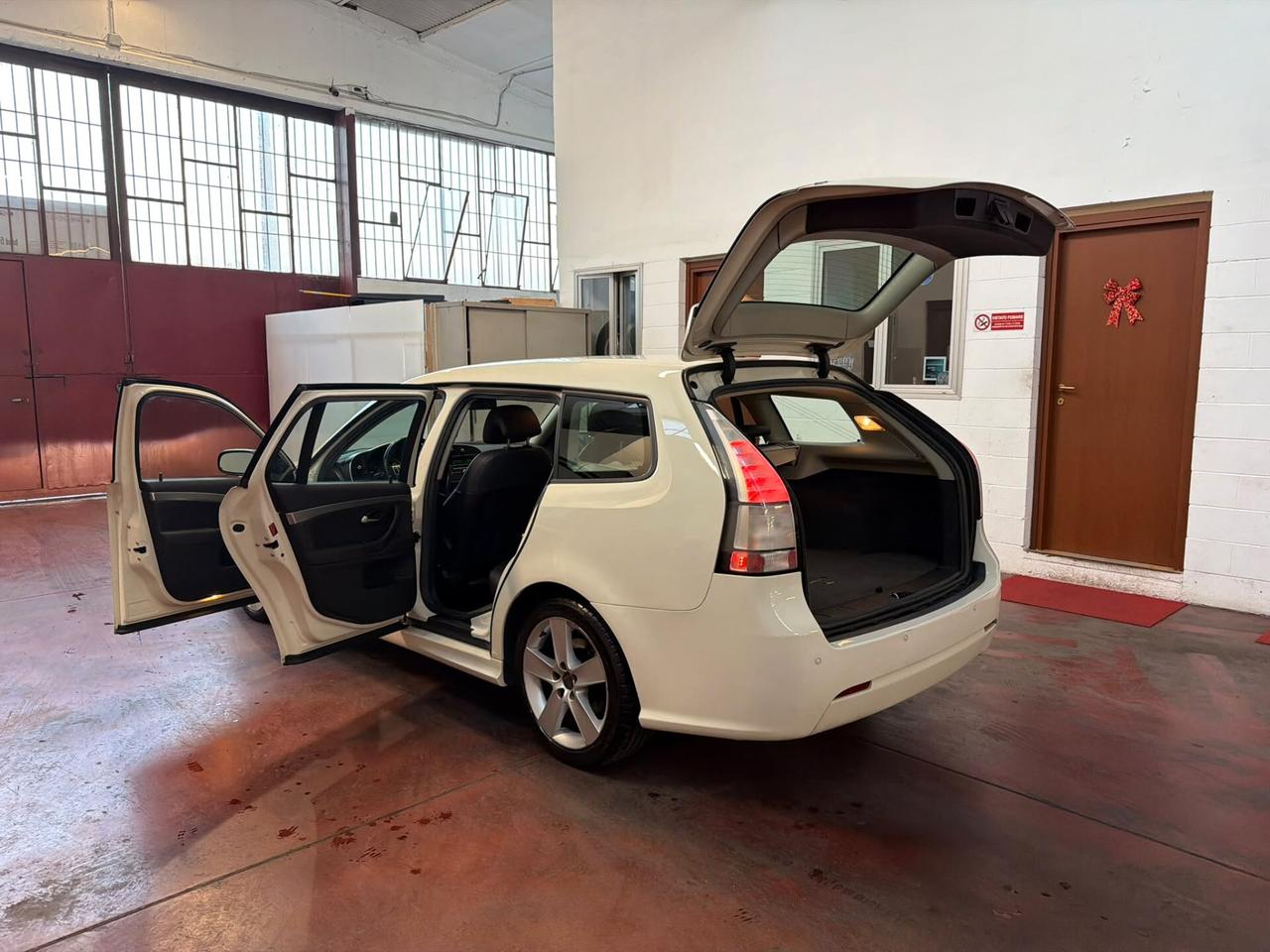 Saab 9-3 SportHatch 1.9 TiD 16V DPF Vector