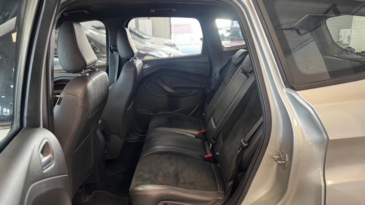 Ford Kuga 2.0 TDCI 150 CV S&S 4WD Powershift ST-Line