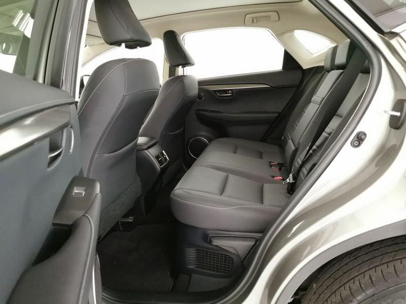 Lexus NX 300h 2.5 Premium 4wd cvt