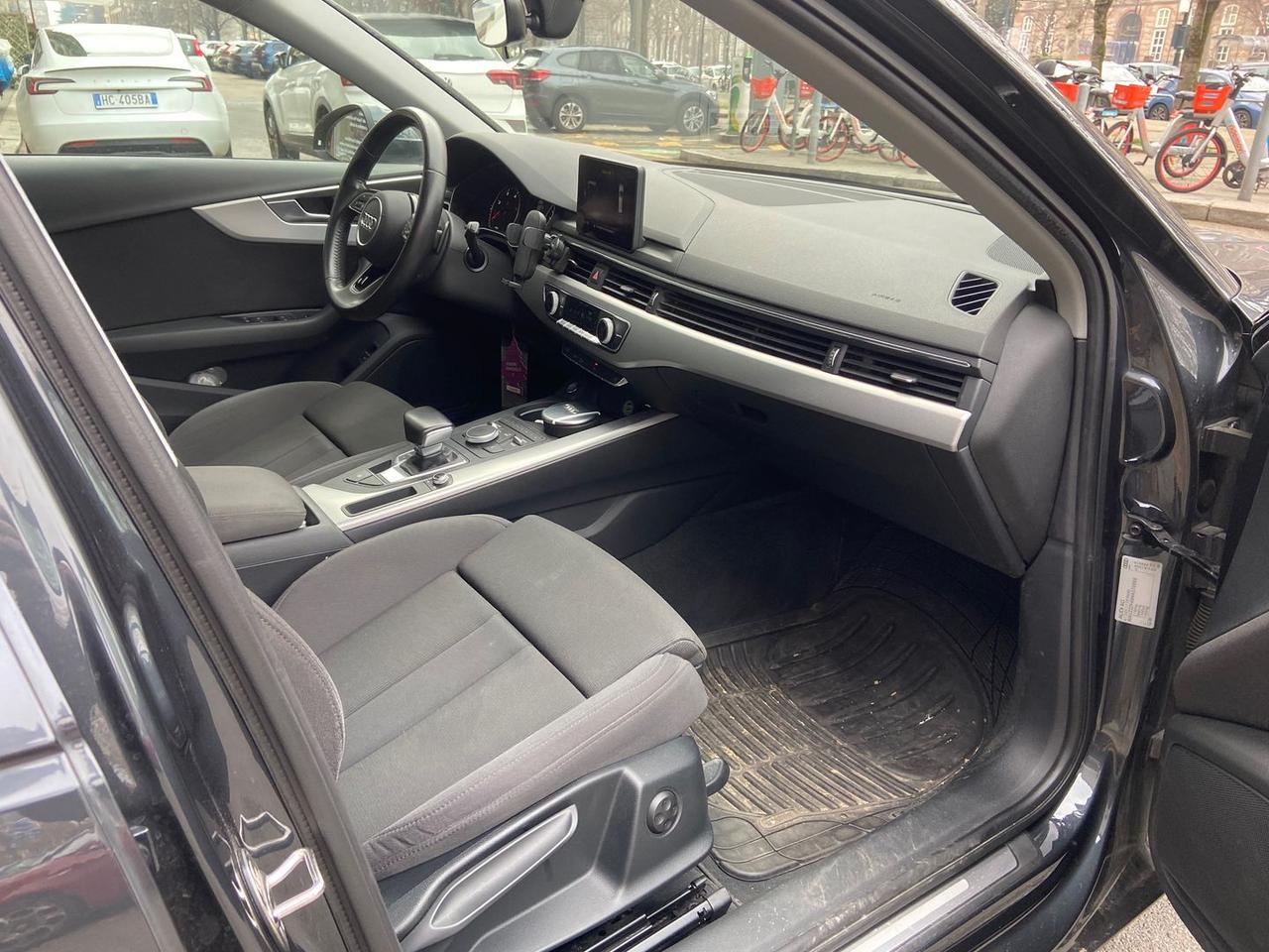 Audi A4 Avant Sport 2.0 35 TDI #8903