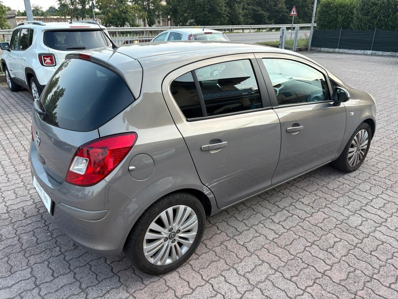 OPEL CORSA 1.2 BENZINA UNICA MANO SI A NEOPAT