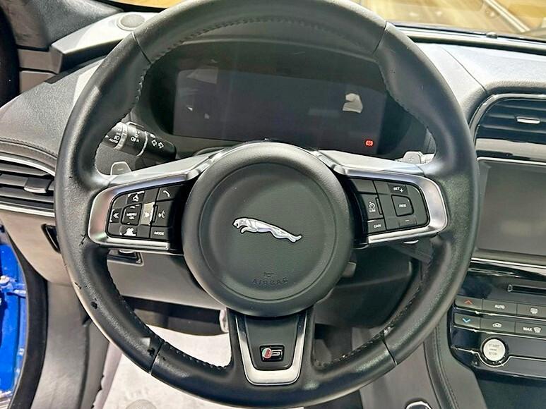 Jaguar F-Pace 3.0 D V6 300 CV AWD aut. S