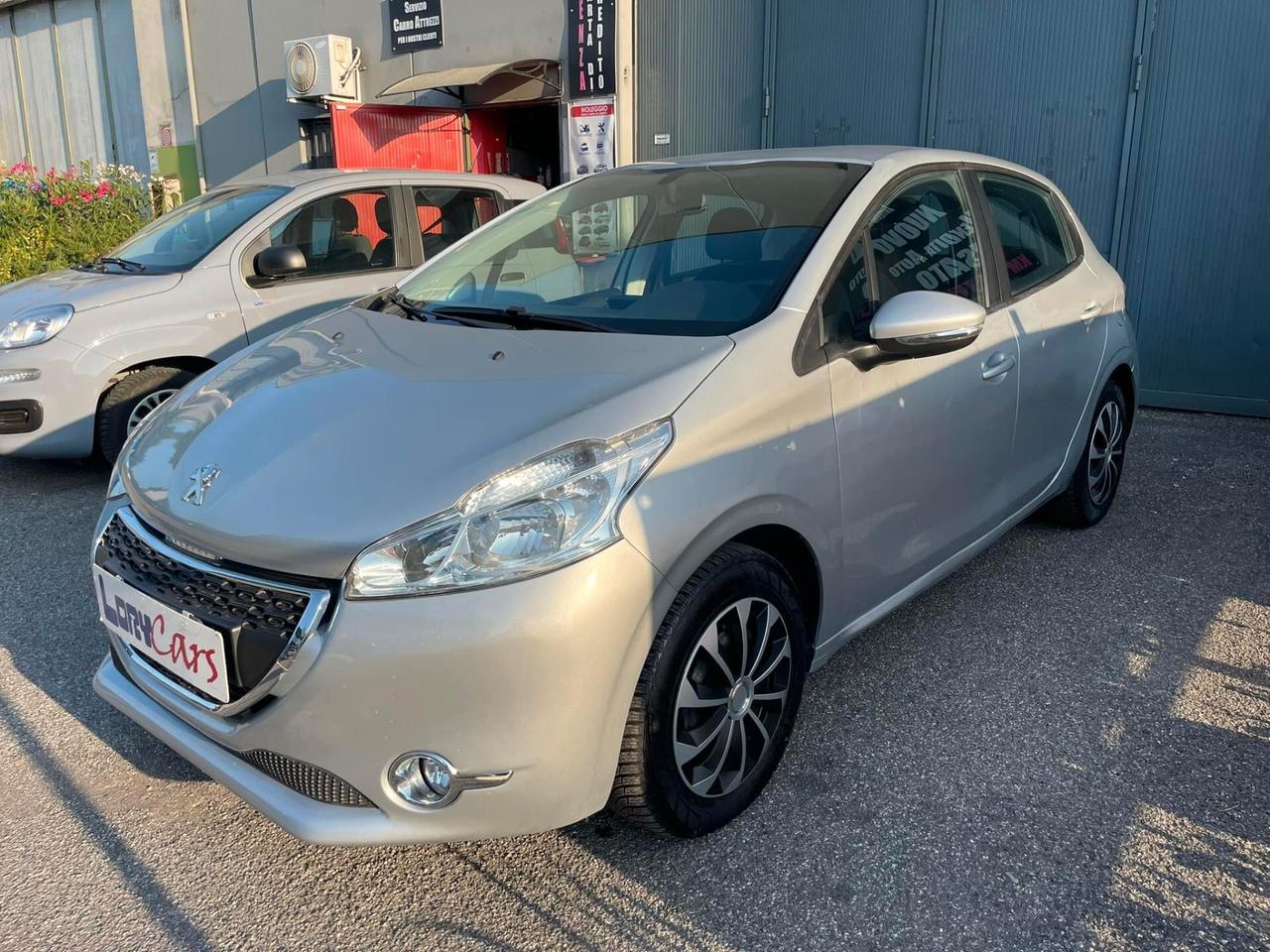 Peugeot 208 1.4 HDi 68 CV 5 porte Access ADATTA A NEOPATENTATI