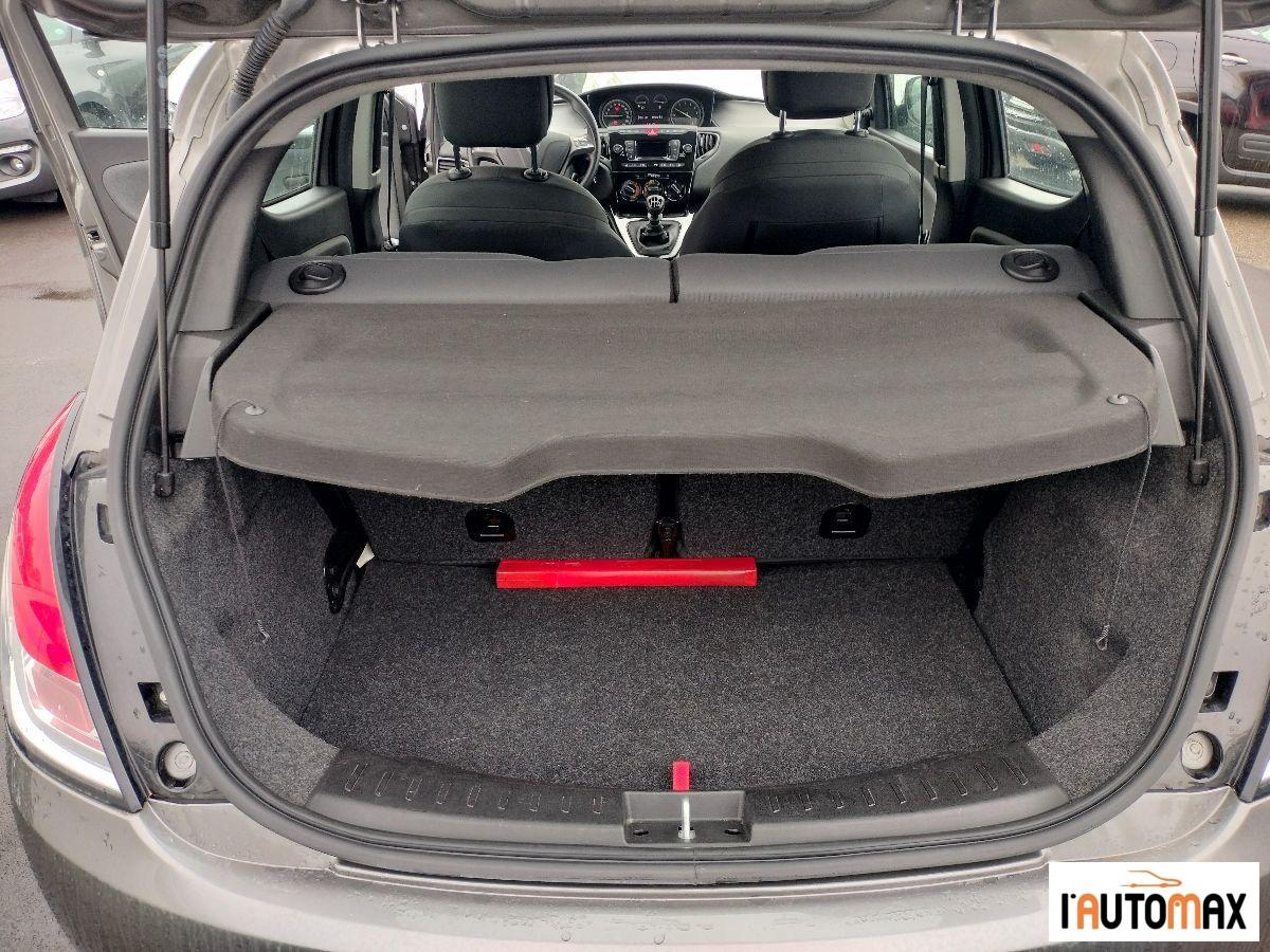 LANCIA - Ypsilon 1.0 firefly hybrid Silver s&s 70cv