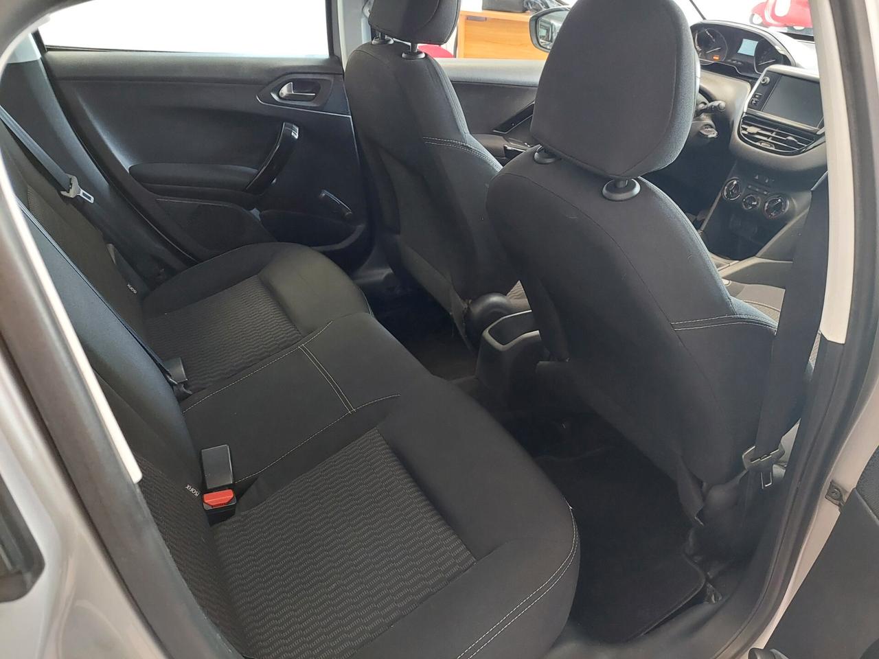 Peugeot 208 PureTech 82 5 porte Allure
