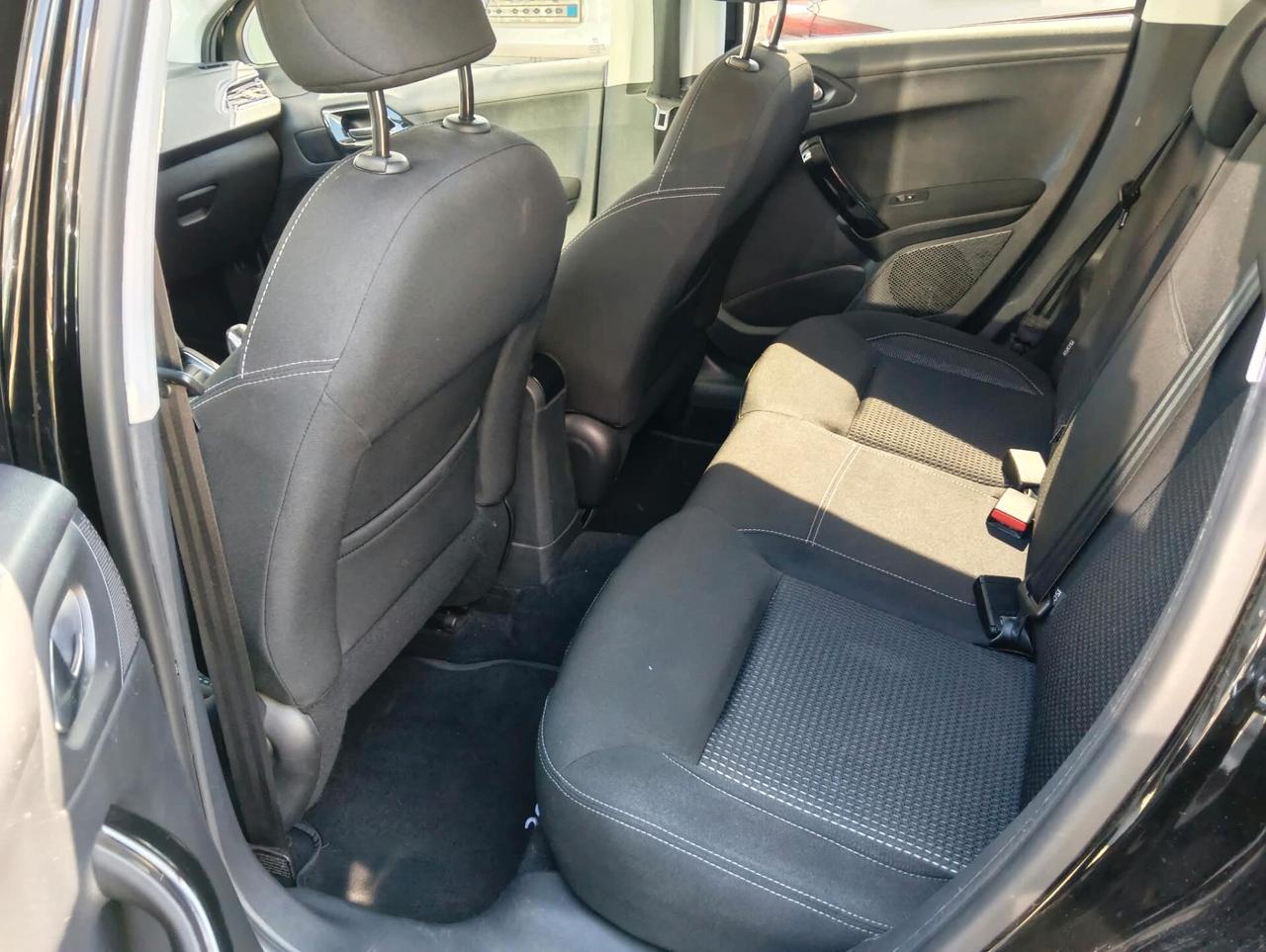 Peugeot 208 BlueHDi 75 5 porte Allure