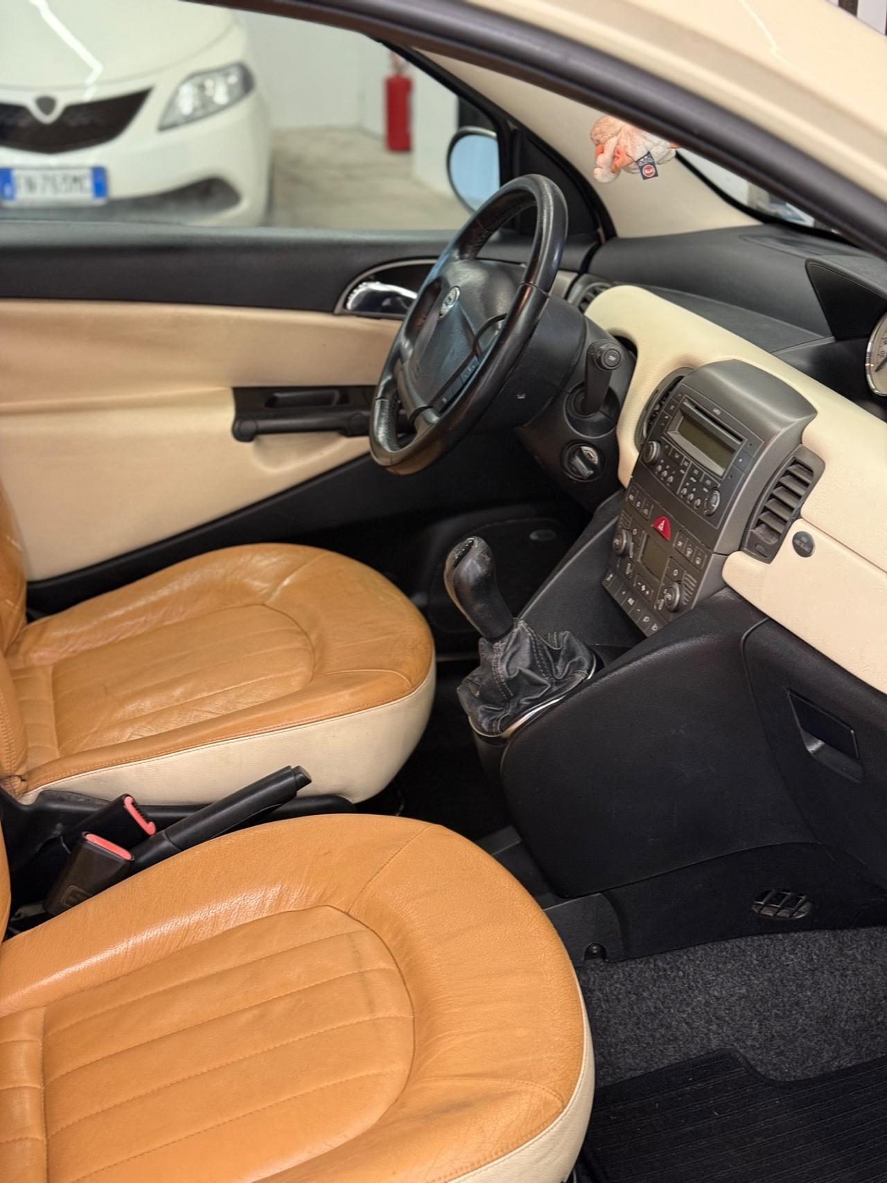 Lancia Ypsilon 1.3 Multijet 16V Argento