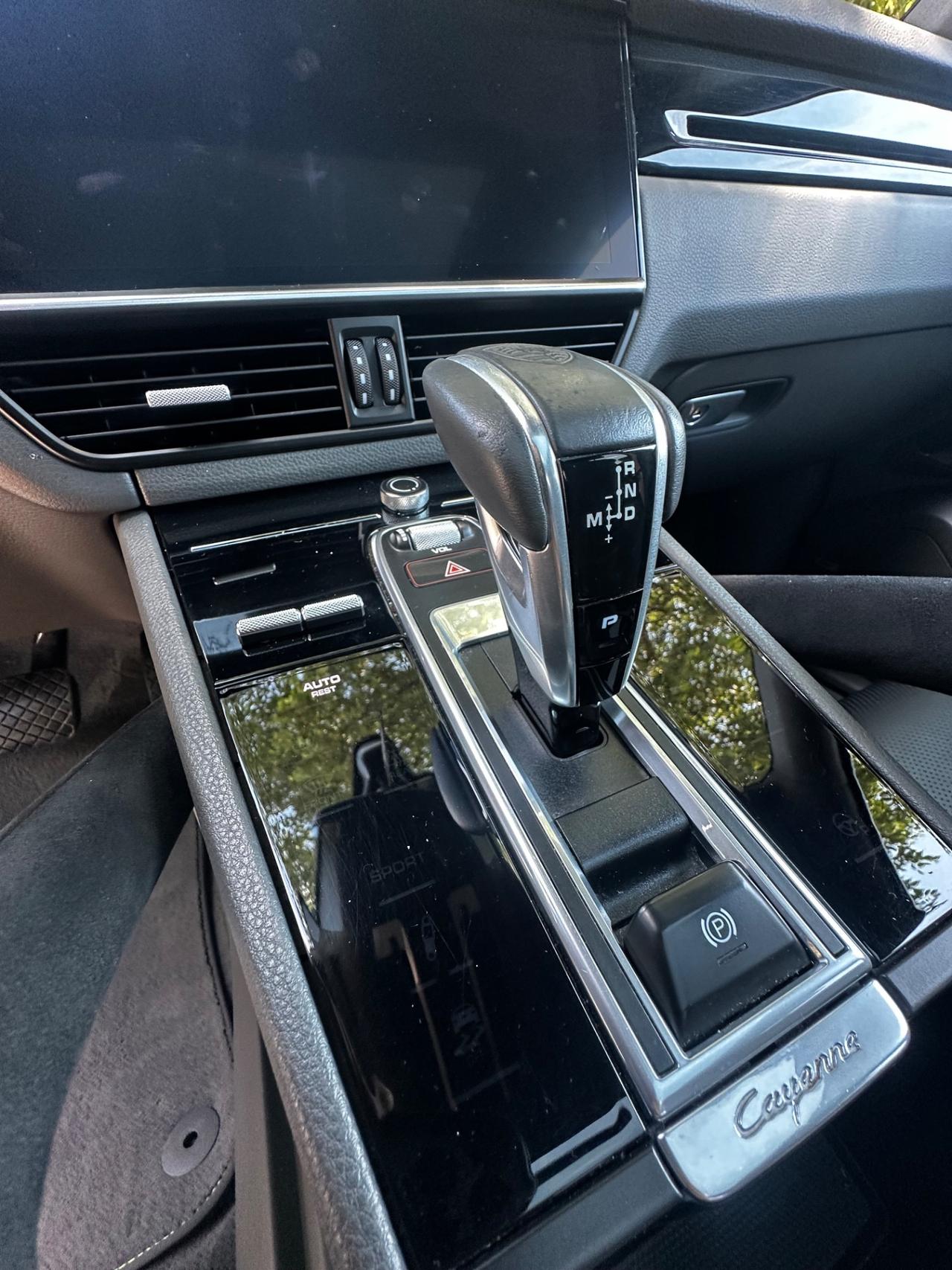 Porsche Cayenne Coupé 3.0 V6 E-Hybrid Platinum Edition