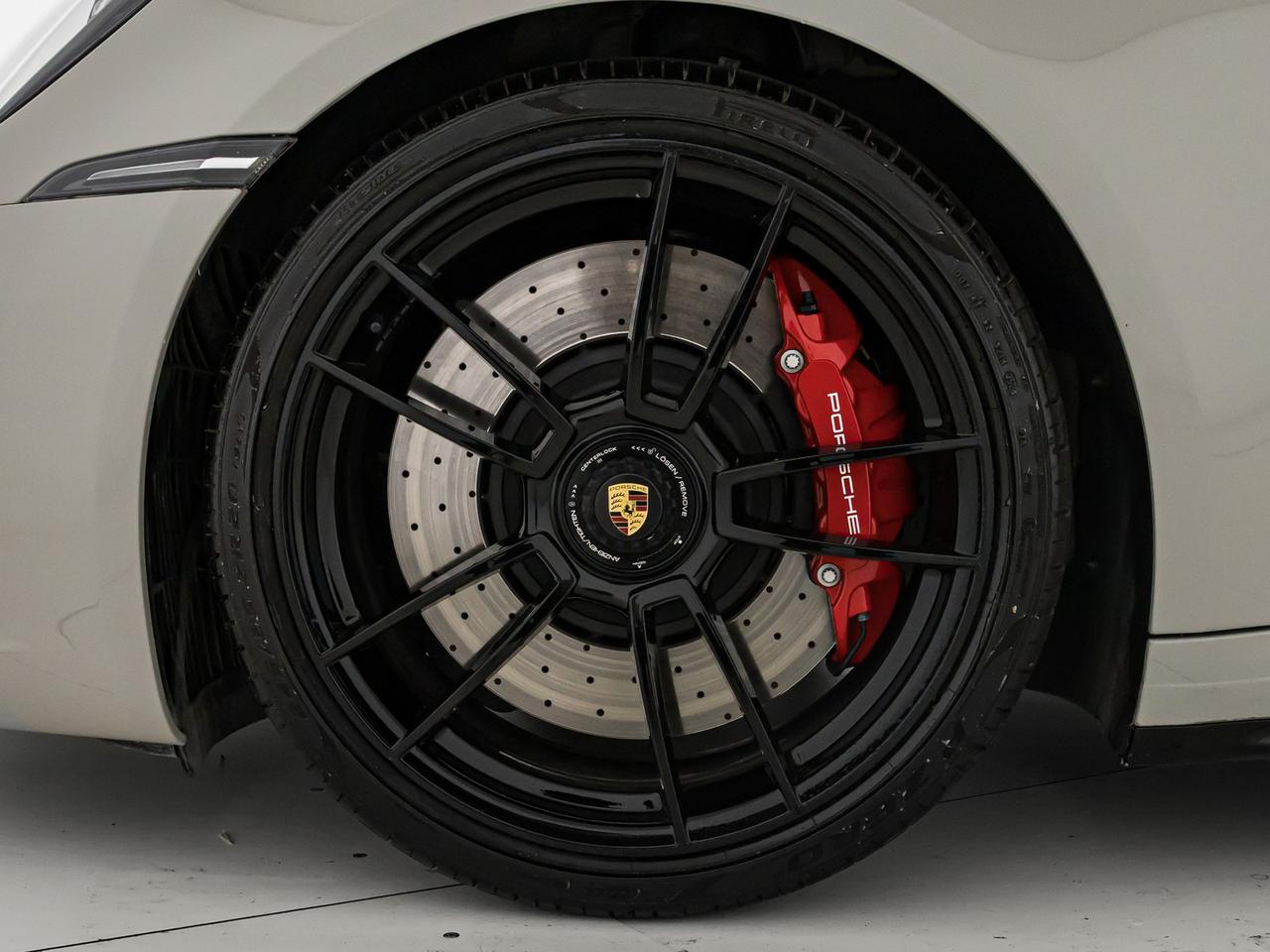 Porsche 911 cabrio 3.0 carrera 4 gts auto