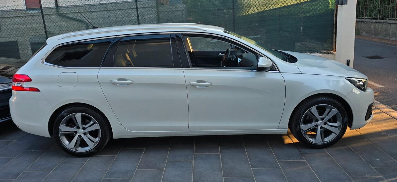 Peugeot 308 BlueHDi 130 S&S SW Allure