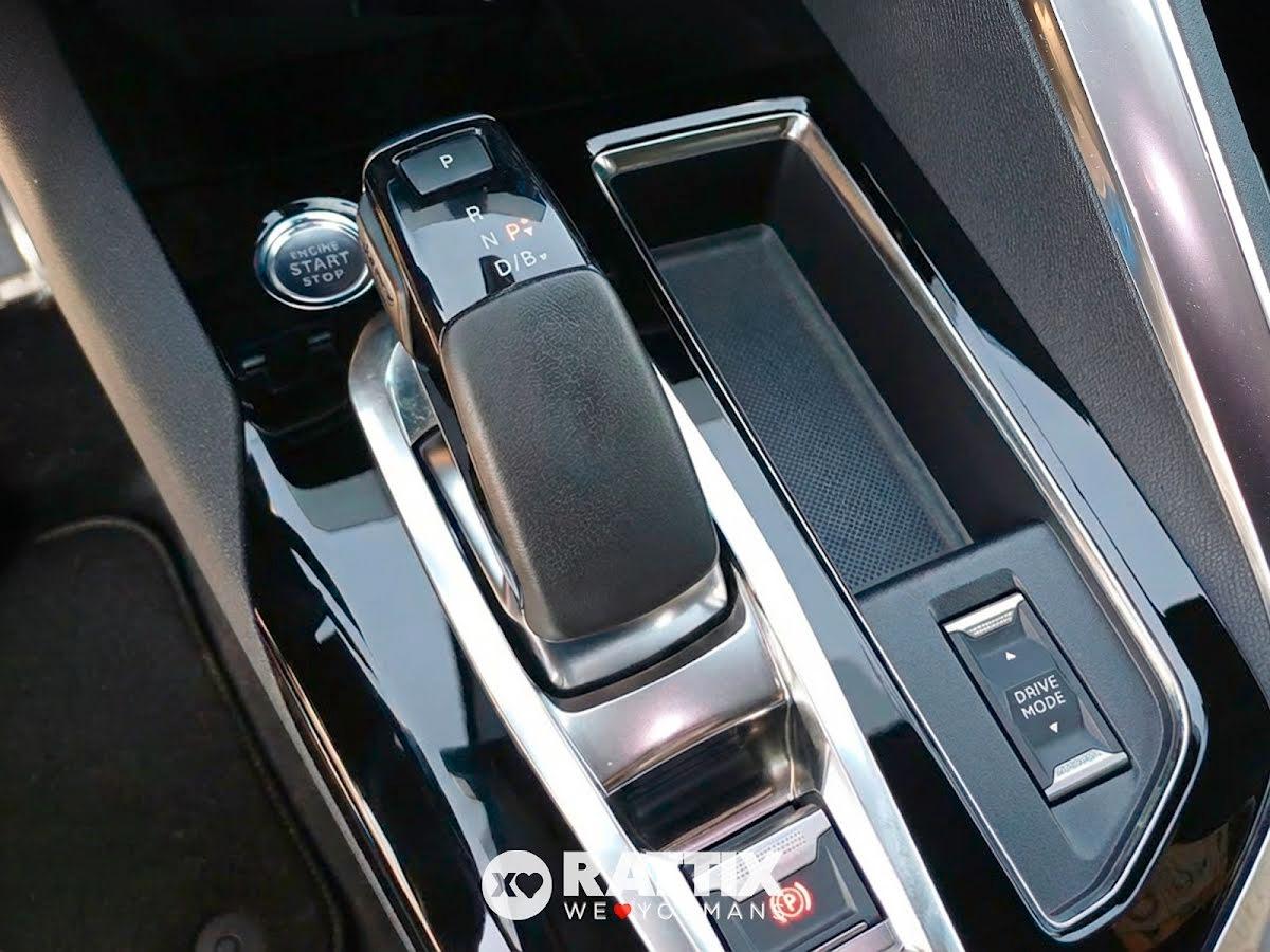 Peugeot 3008 1.6 Hybrid4 300CV GT Pack e-EAT8