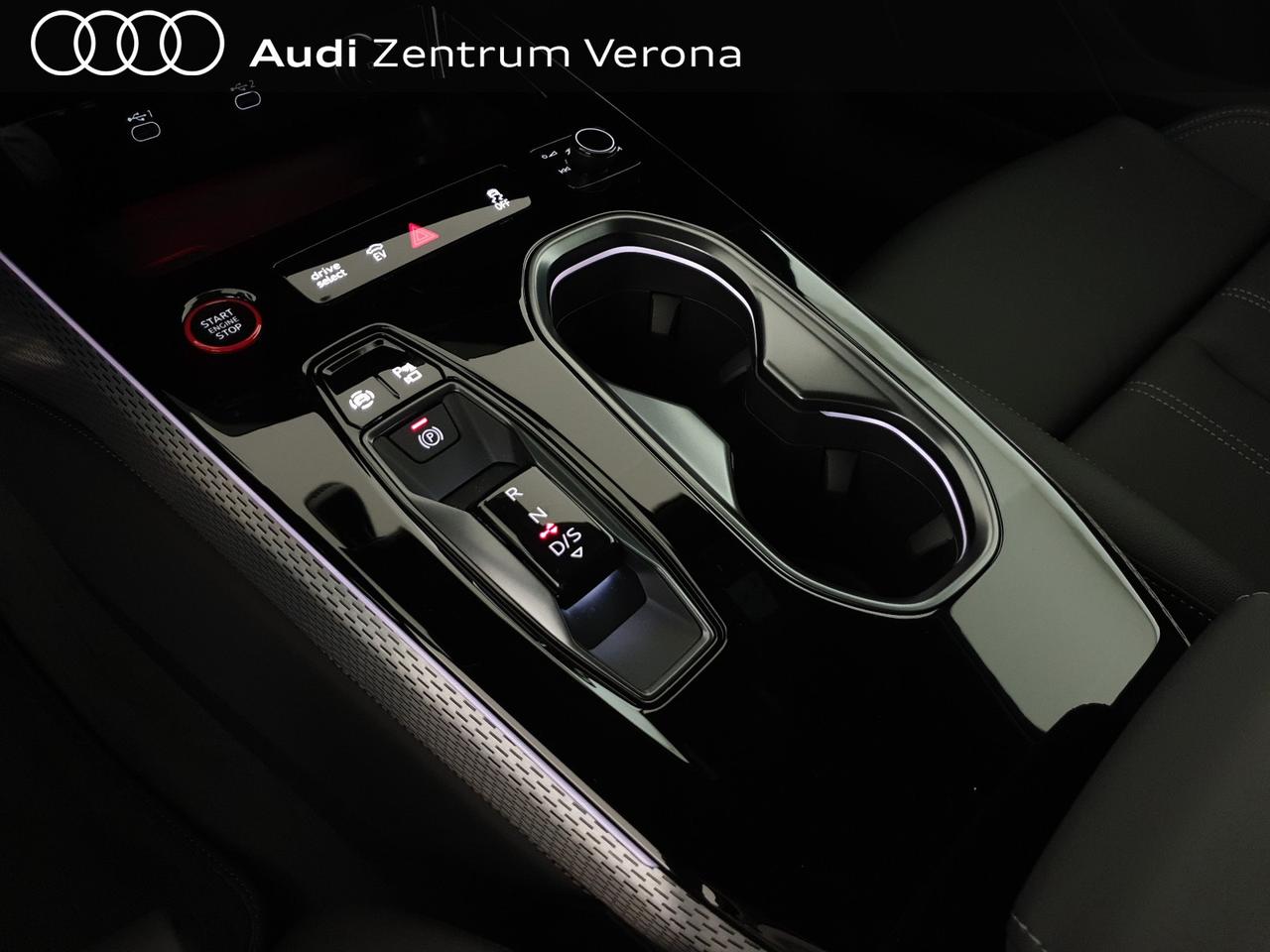 Avant 2.0e-hybrid 299CV quattro Str S line Edition