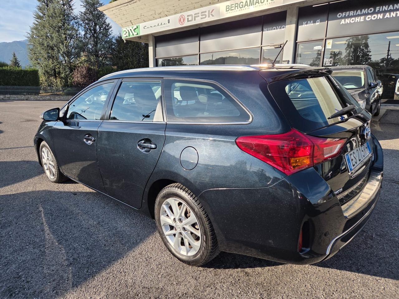 Toyota Auris 1.4 D-4D Lounge TOURING SPORT