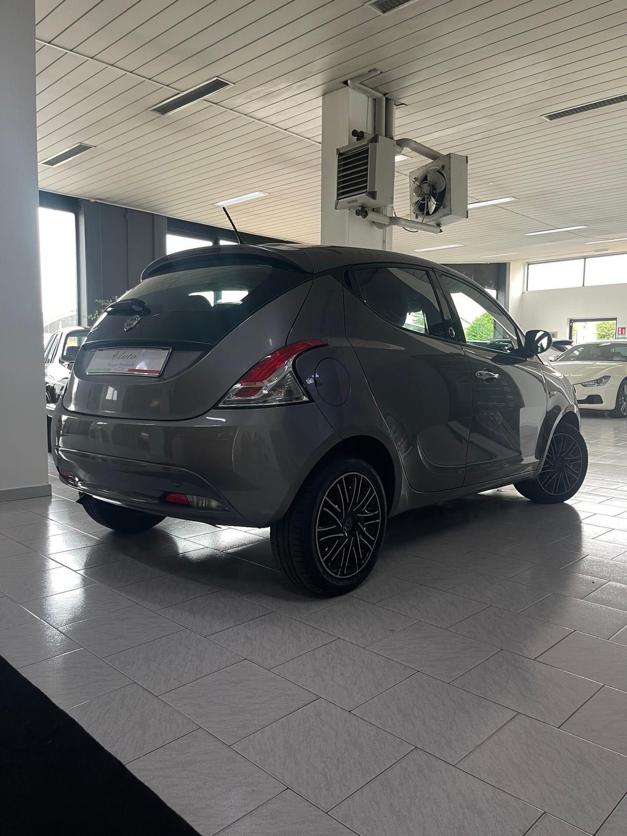 Lancia Ypsilon 1.2 69 CV 5 porte GPL Ecochic Gold