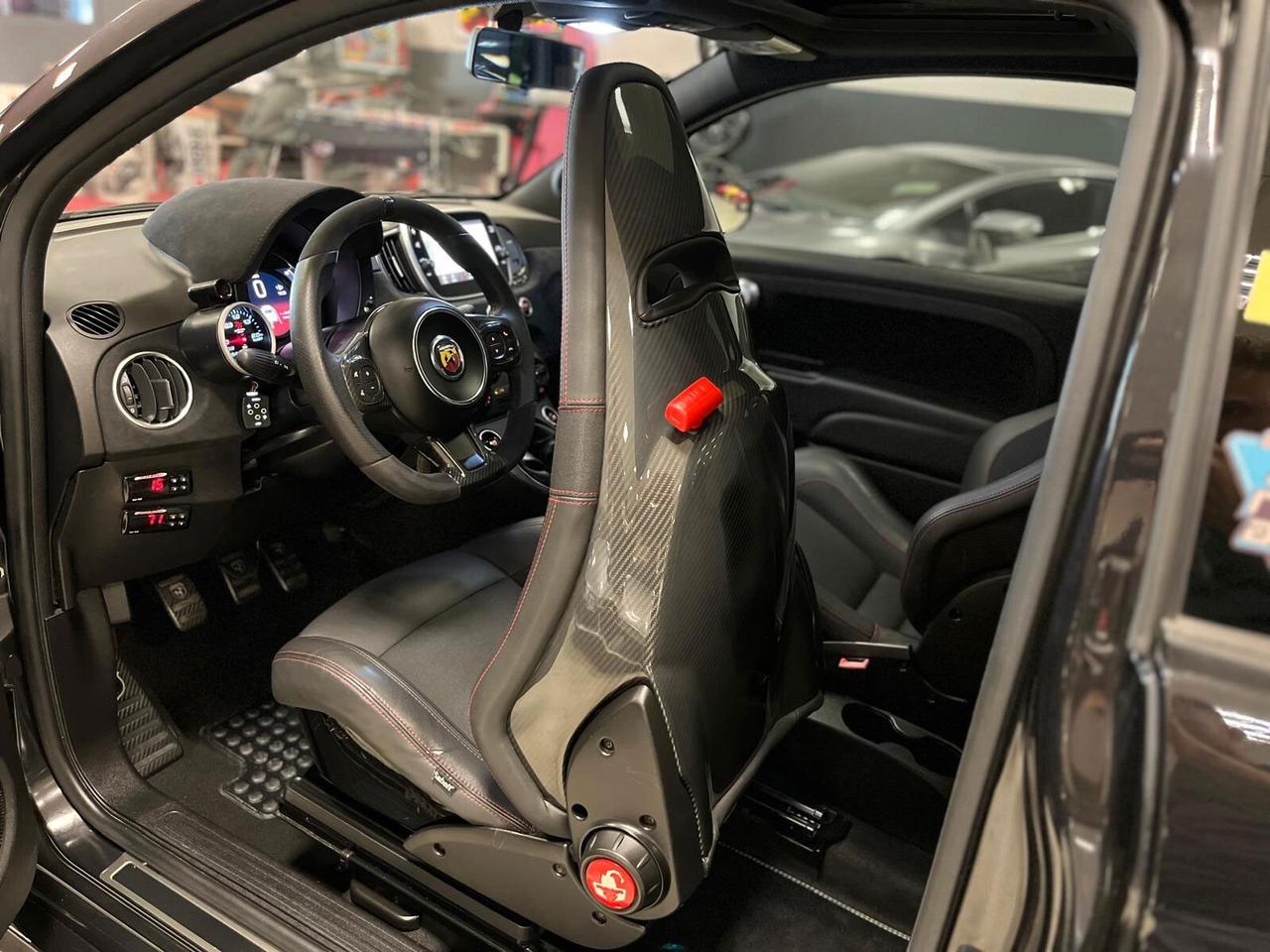 Abarth 595 1.4 Turbo T-Jet 180 CV Esseesse